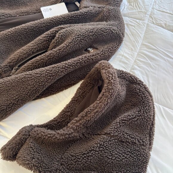 Alo Foxy Sherpa Jacket Espresso - Picture 4 of 4